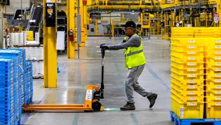 Amazon'da Binlerce İşçi Grevde!